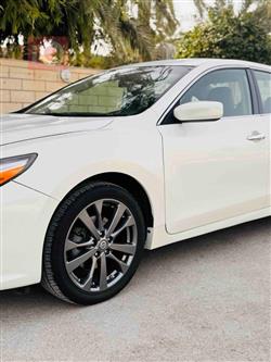 نيسان ألتيما